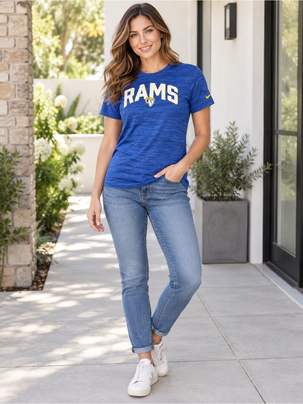 Nike Los Angeles Rams Women’s M Dri-FIT On Field NFL Blue Tee